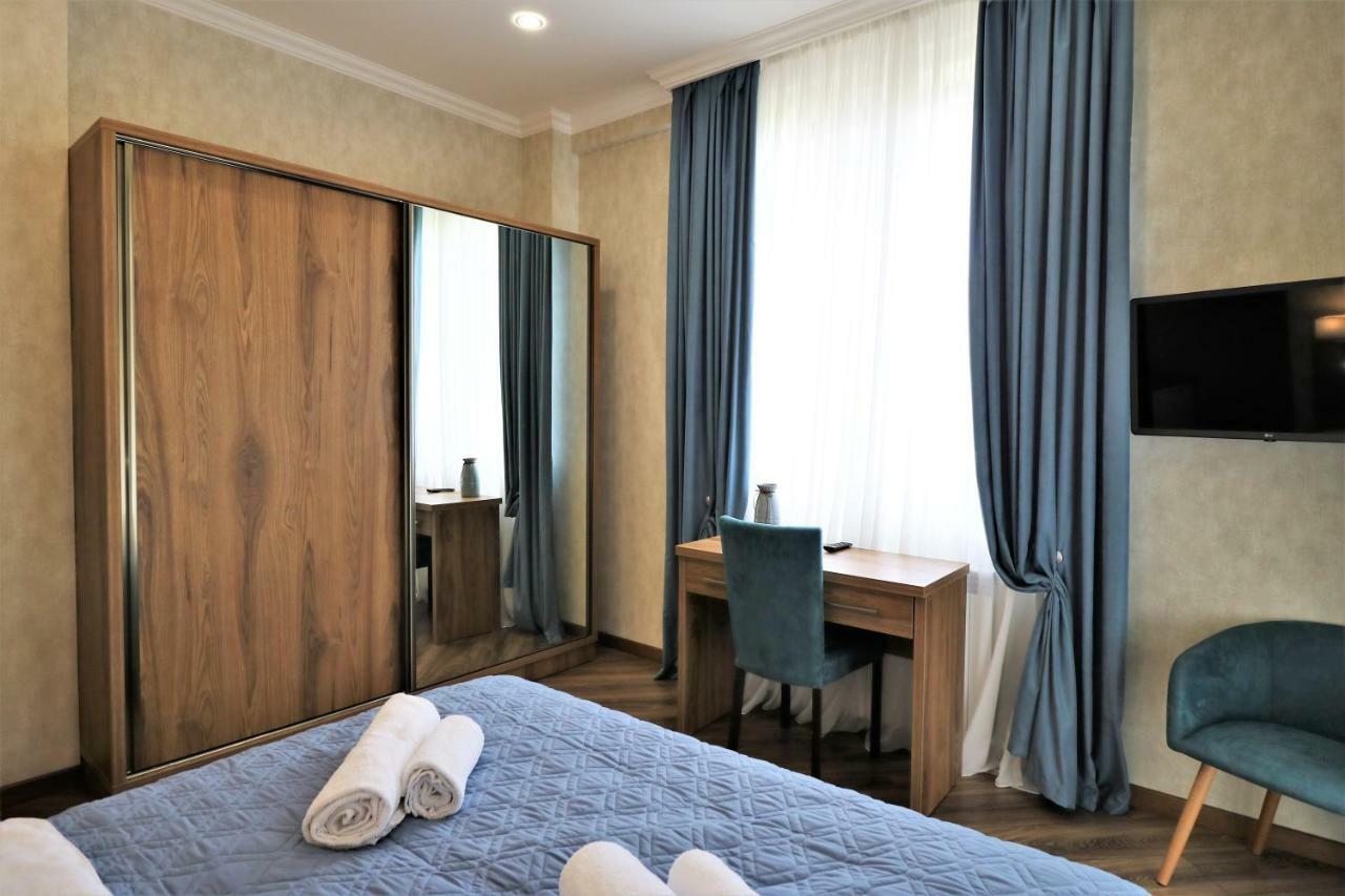 Luxury Aparthotel 5Rooms In Tbilisi Center Exterior photo