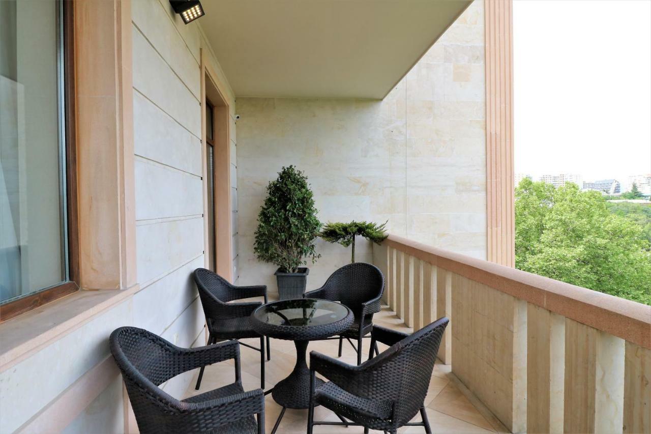 Luxury Aparthotel 5Rooms In Tbilisi Center Exterior photo